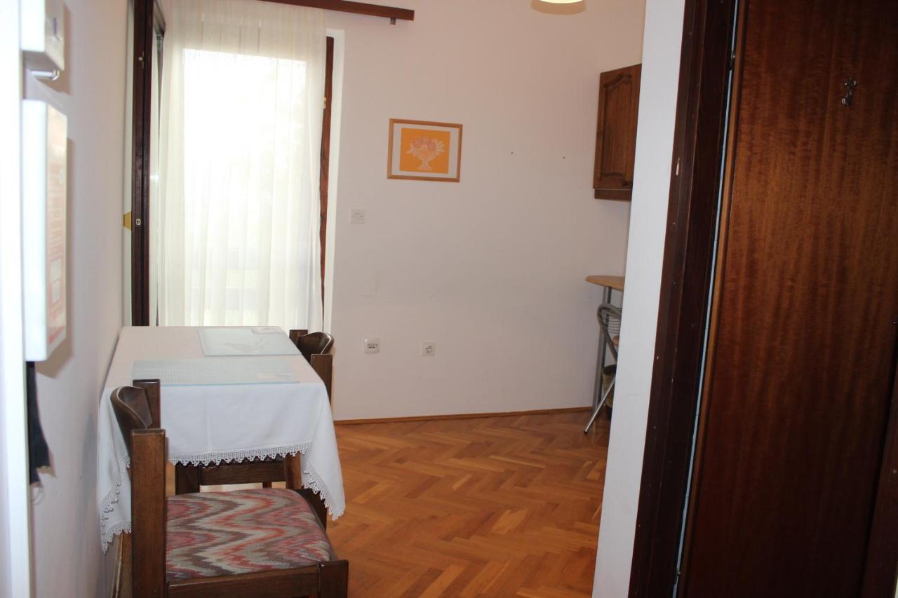 Apartments Petrada Omiš Habitación foto