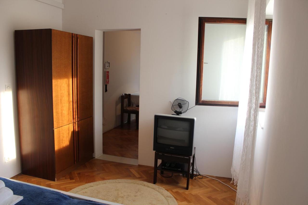 Apartments Petrada Omiš Habitación foto