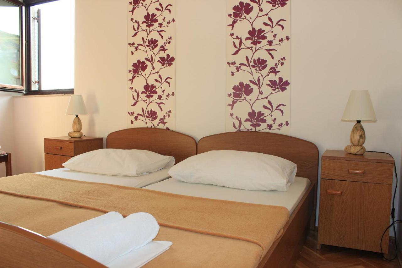 Apartments Petrada Omiš Habitación foto