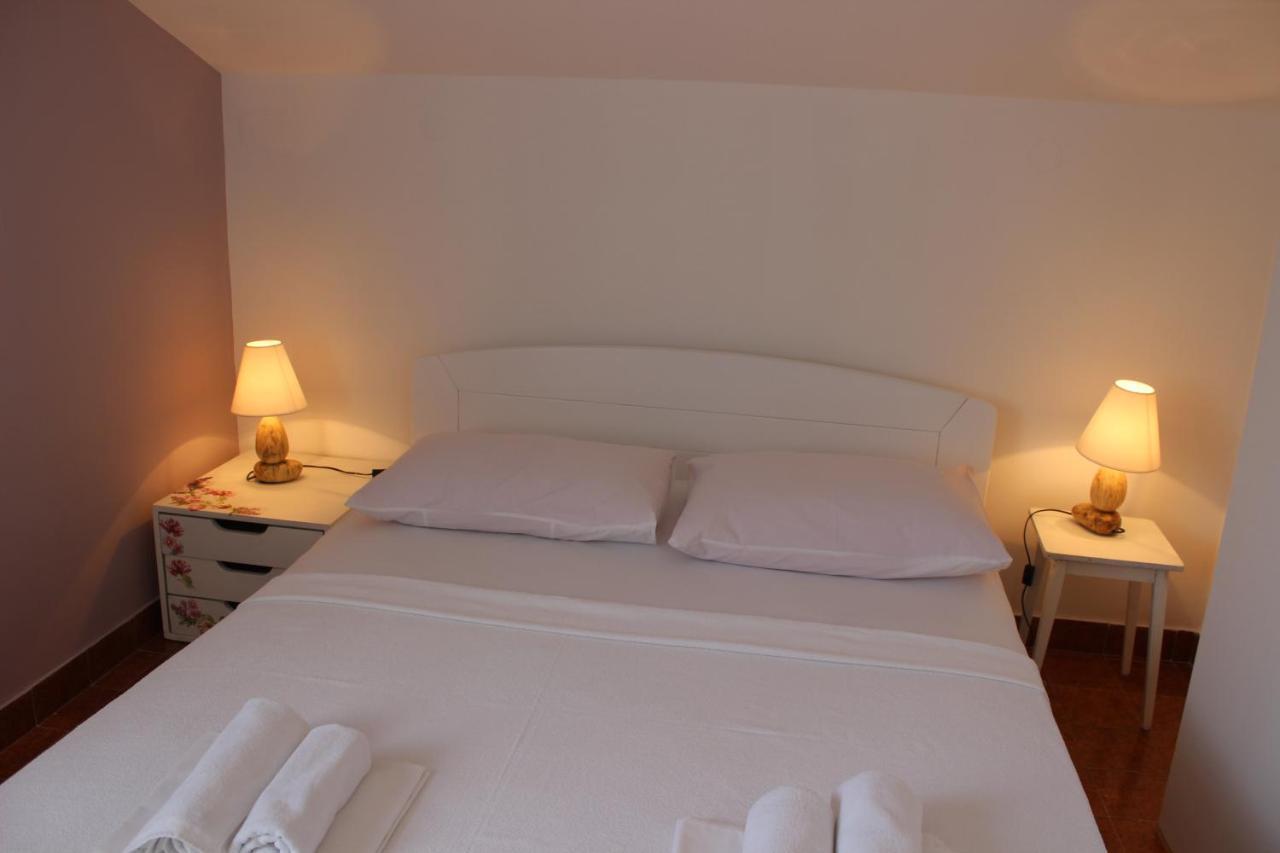 Apartments Petrada Omiš Habitación foto